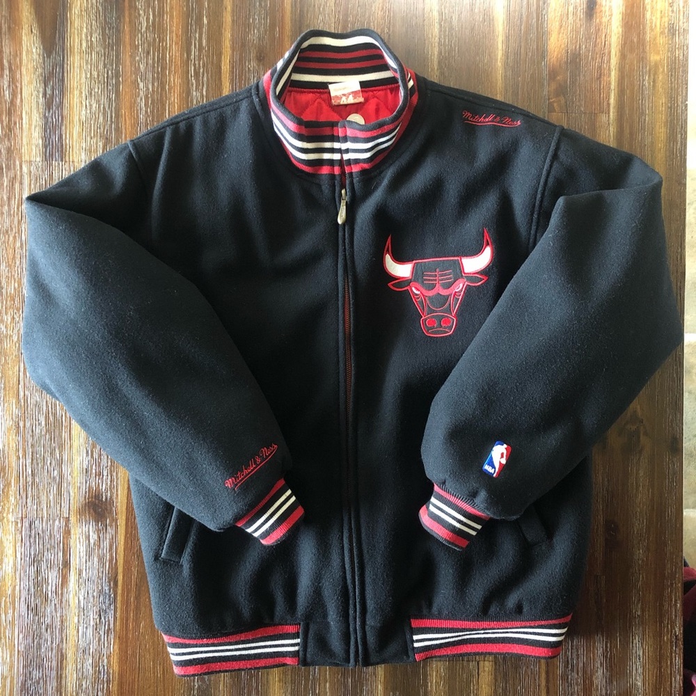 Chicago Bulls Mitchell & Ness reversible varsity wool jacket